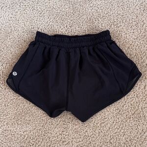 Lululemon Hotty Hot Low-Rise Lined Short 2.5", size 2, black